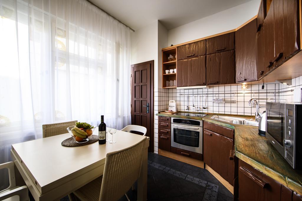 Aplend City Hviezdoslavovo Namestie Apartment Bratislava Bagian luar foto