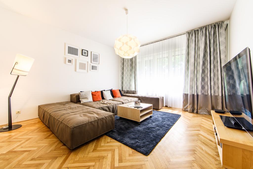 Aplend City Hviezdoslavovo Namestie Apartment Bratislava Bagian luar foto